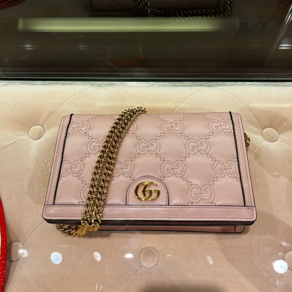 Gucci Matelassé chain wallet